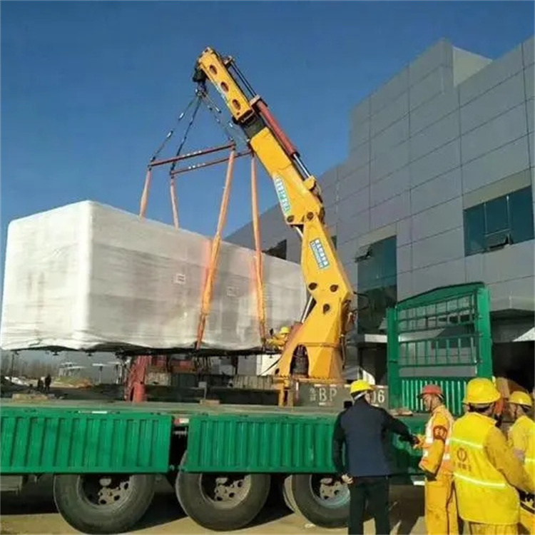 高港随车吊是否可以进行长途运输